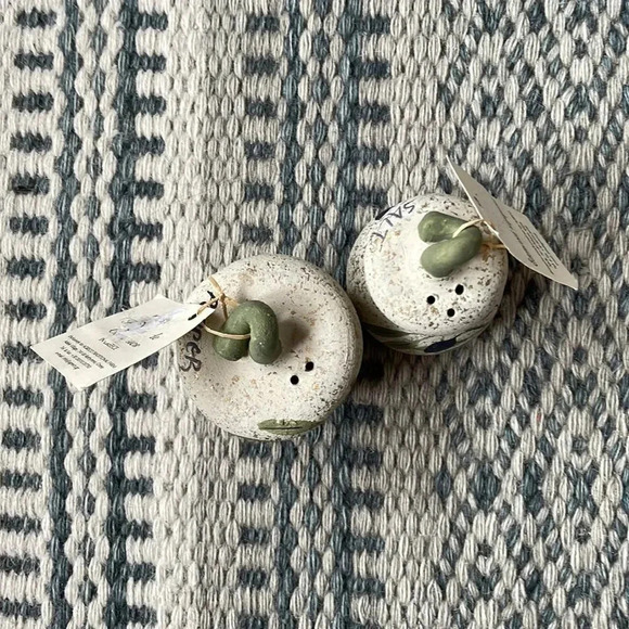 Ceramic Salt and Pepper Shakers - Picture 3 of 10